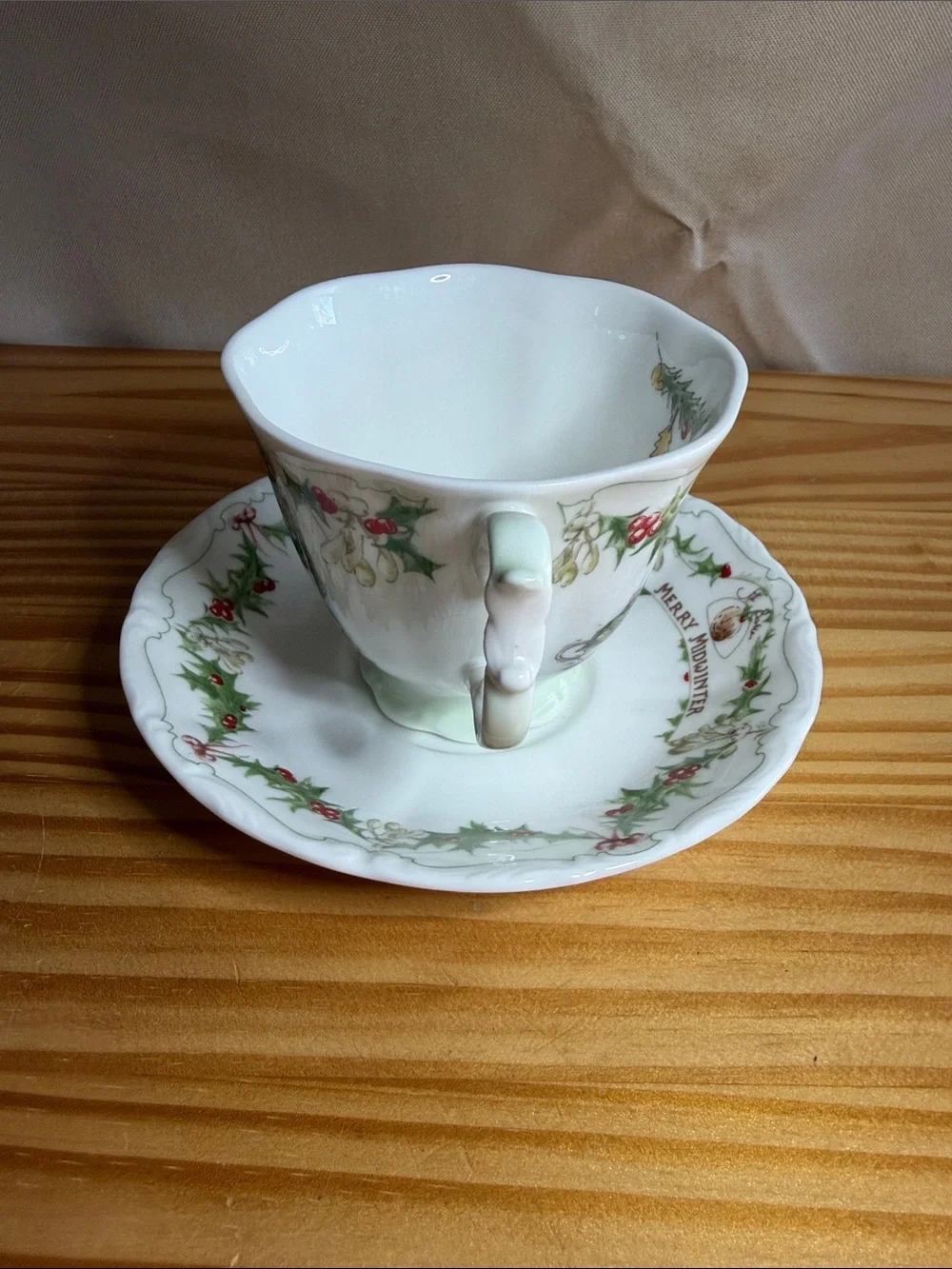 Royal Doulton Brambly Hedge Merry Midwinter Teacup Saucer Set 1st Quality 1994